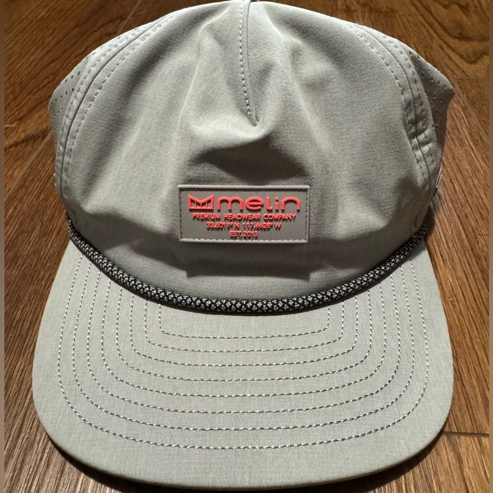MELIN - HYDRO CORONADO Brick - hat - light grey/bright red.
